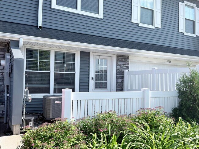 Foto del edificio - 10518 Weston Wy N