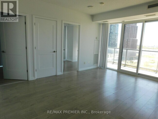 Photo du bâtiment - 7895 Jane St