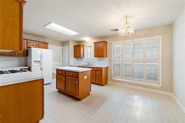 Foto del edificio - 406 Knoll Forest Dr
