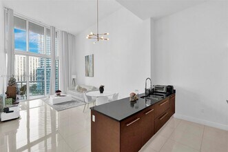Building Photo - 465 Brickell Ave