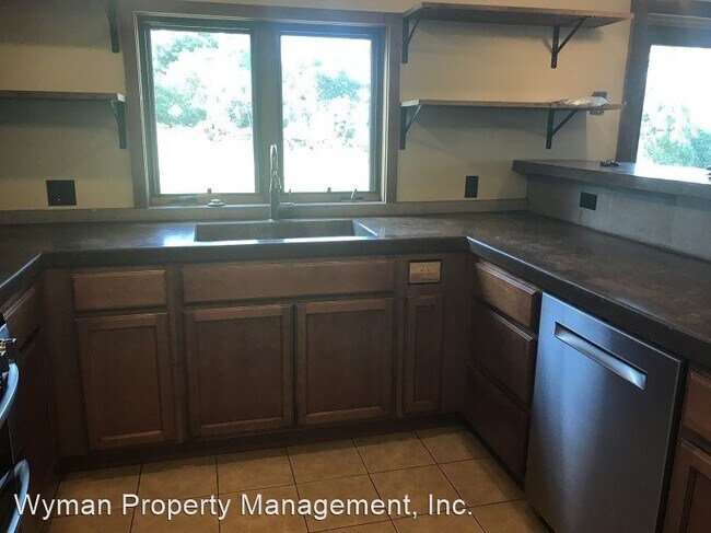 Building Photo - 2 br, 1.5 bath House - 139 Heun Lane
