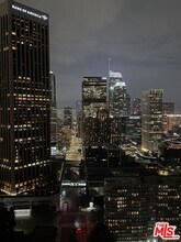 Building Photo - 800 W 1st St