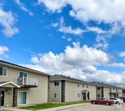 Building Photo - 505-516 16th Ave Cir NE