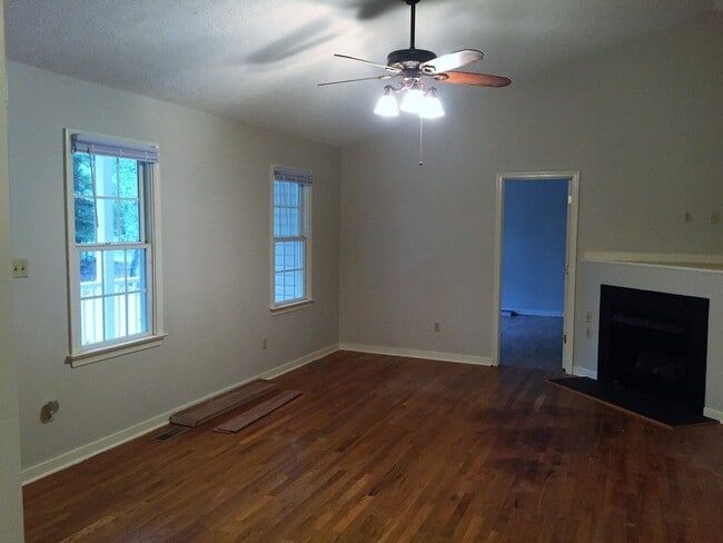 Building Photo - 4091 Old River Trail