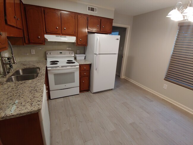 Kitchen - 2339 Walden Dr