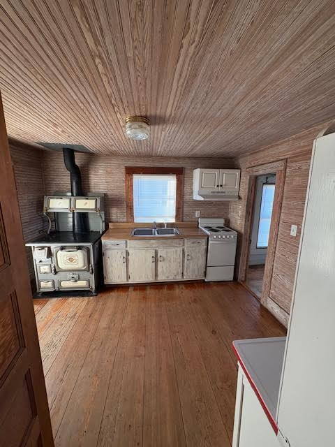 Photo - "Charming 1-Bedroom Greenville Retreat with Rustic Hardwood Floors!" Apartment