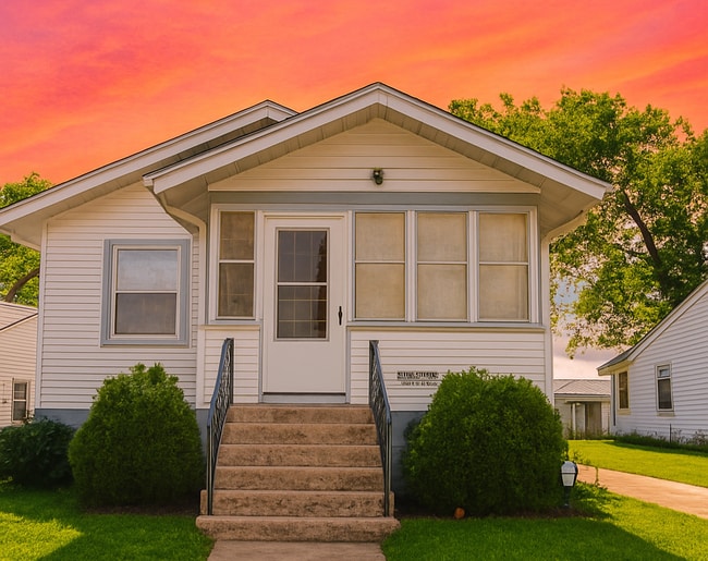 Building Photo - 6731 Waveland Ave