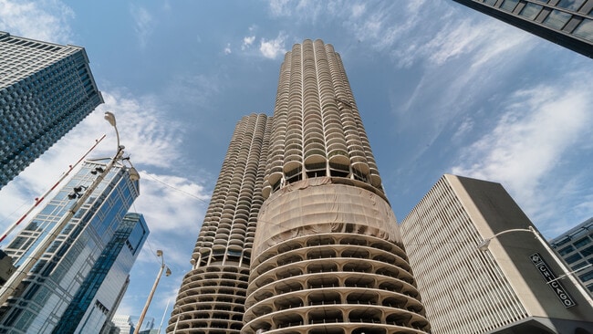 Building Photo - 300 N State St