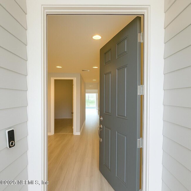Building Photo - 1827 Amberly Dr