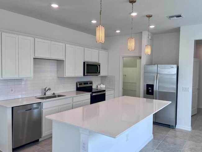 Building Photo - 6085 Planta LN