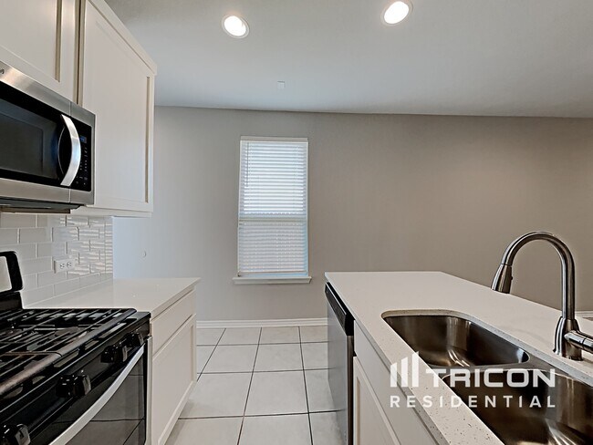 Building Photo - 301 Spanish Foal Trail