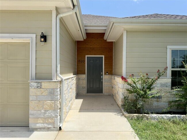 Foto del edificio - 1520 Hunter's Rd