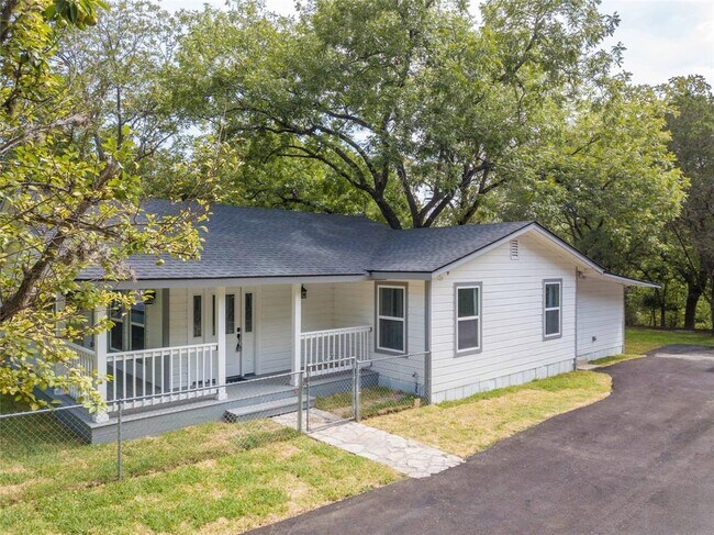Building Photo - 18414 Scenic Loop Rd
