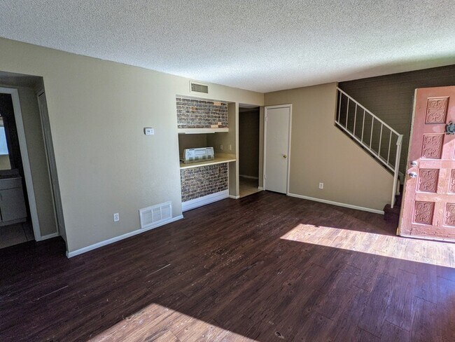 Building Photo - 4039 W Wonderview Rd