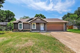 Building Photo - 1300 Timbercrest Dr