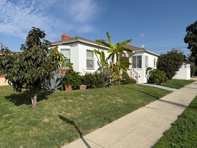 Building Photo - 3720 Ruthelen St