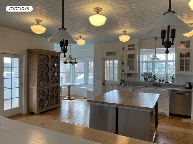 Building Photo - 33 Ogden Ln