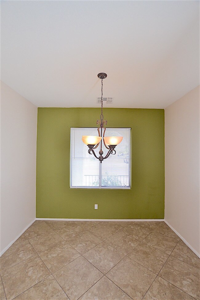 Foto del edificio - 7405 W Williams St