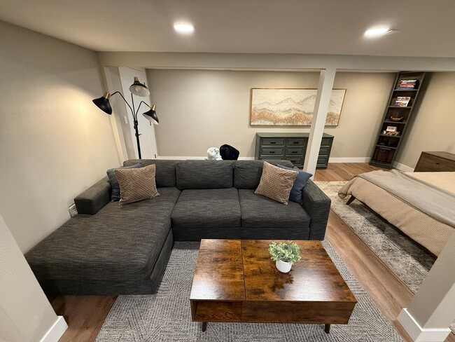 Photo - 4004 NW Columbia St Apartment