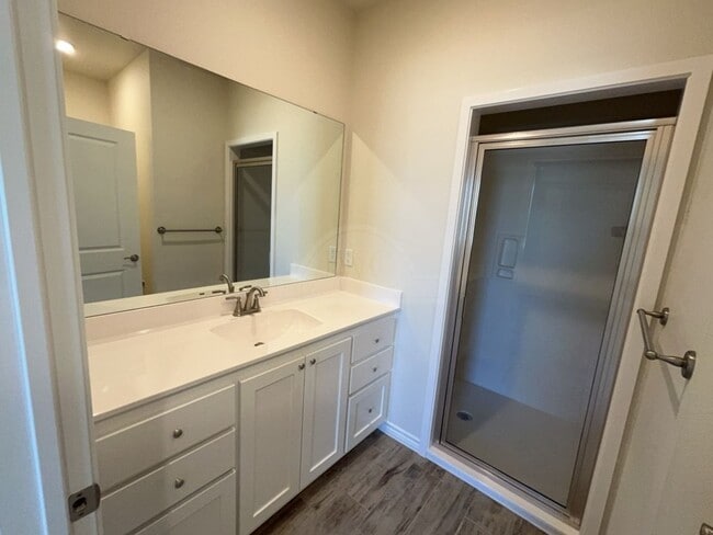 Building Photo - 5100 Rose Petal Ct