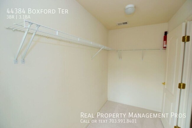 Building Photo - 44384 Boxford Terrace