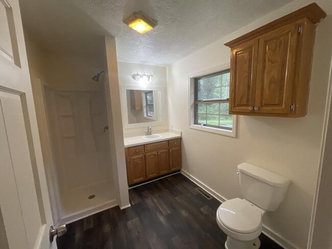 Building Photo - 275 Wineson Dr