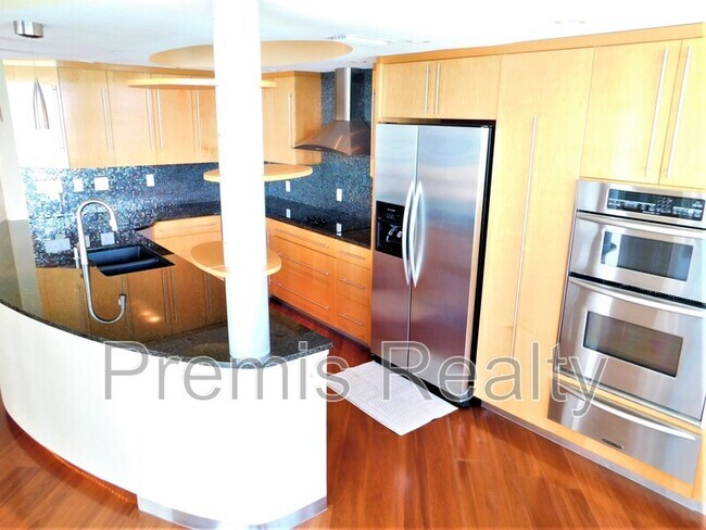 Building Photo - 1540 Gulf Blvd