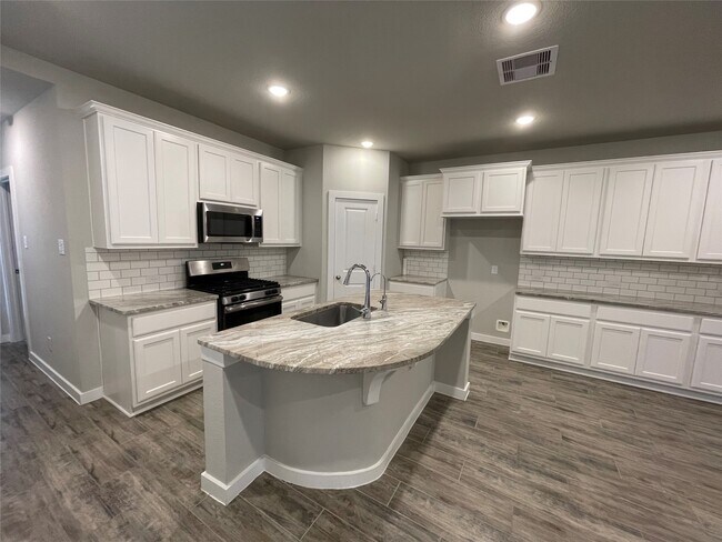 Foto del edificio - 5026 Mint Orchard Dr