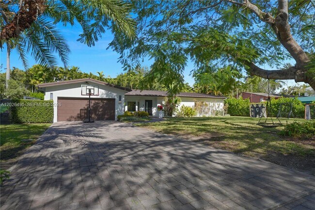 Foto del edificio - 6111 SW 86th St