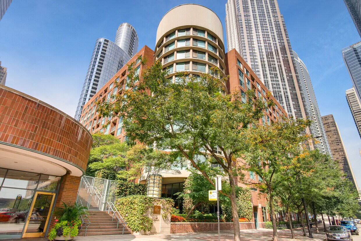 Foto principal - 480 N McClurg Ct