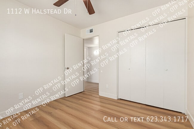 Building Photo - 1112 W Halstead Dr