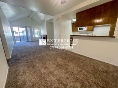 Foto del edificio - Charming and Spacious Condo in Brea