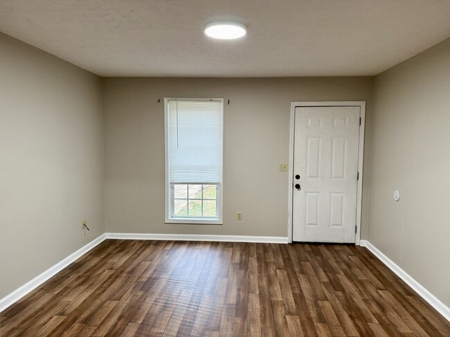 Foto del edificio - 116 Cottonwood Dr