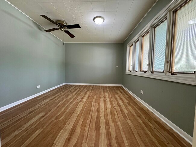 Foto del edificio - 648 E Lincoln St