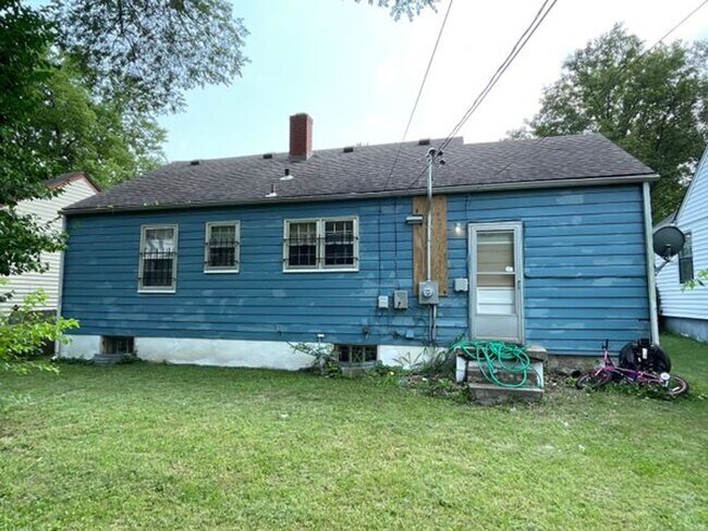 Building Photo - 1456 E 76th Terrace