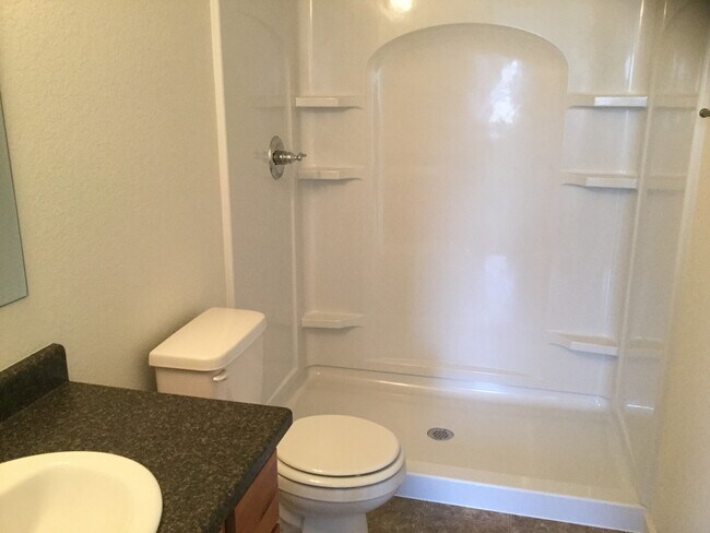 Foto del edificio - 3 BEDROOM, 2.5 BATHROOM SADDLE RIDGE TWINHOME