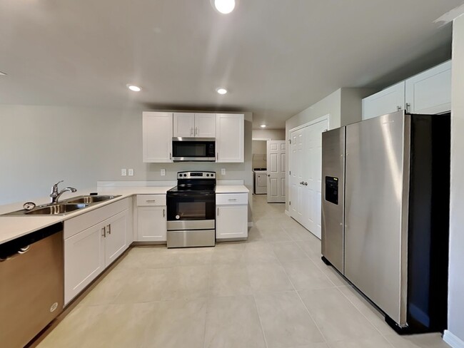 Building Photo - 13575 Drysdale Ave