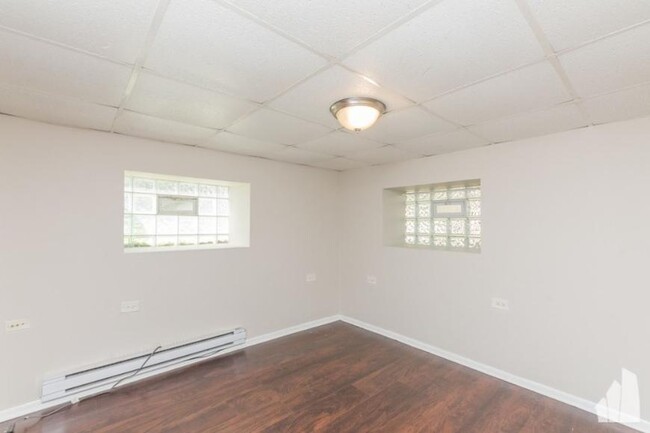Foto del edificio - 1 bedroom in Chicago IL 60618
