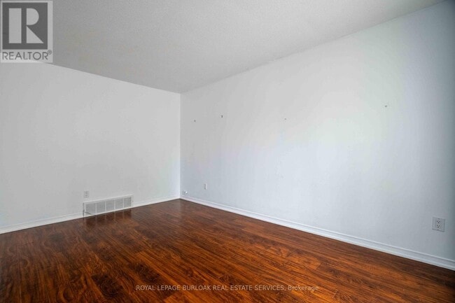 Building Photo - 117-117 Bonaventure Dr