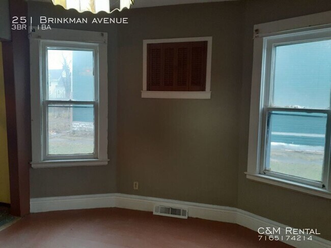 Building Photo - 3 Bedroom Lower Apartment