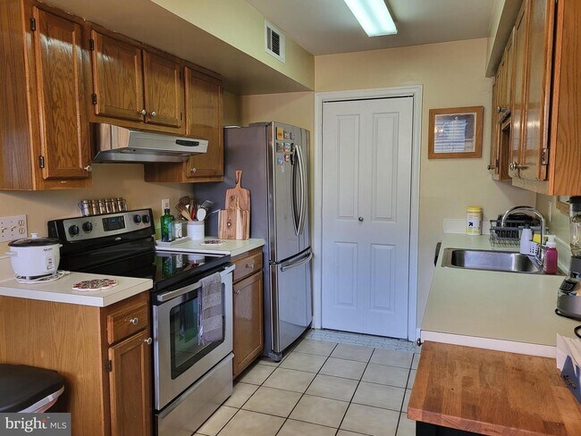 Building Photo - 2519 McVeary Ct