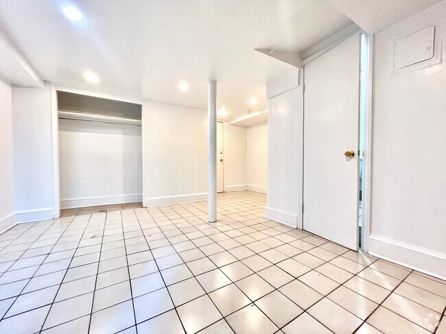 Building Photo - 308 W 105th St