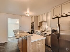 Building Photo - 2241 S Linley Ct
