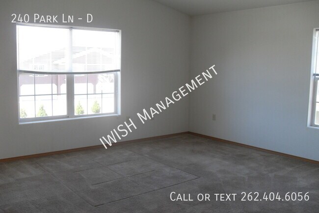 Foto del edificio - 240 Park Ln