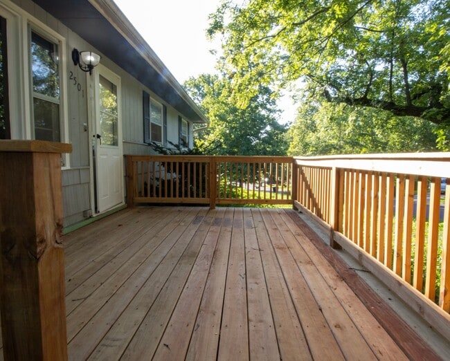 Building Photo - 2501 Brookside Ct