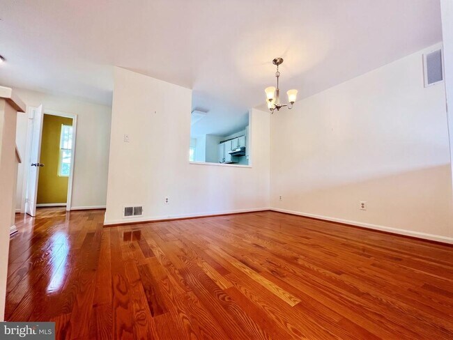 Foto del edificio - 5635 Gosling Dr