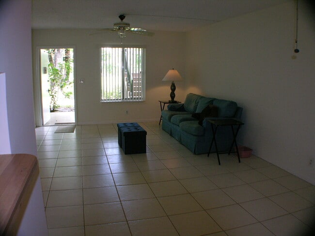 Building Photo - 6414 Chasewood Dr