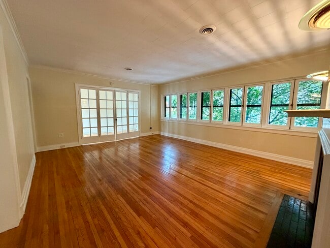 Foto del edificio - 125 Elmwood Ave