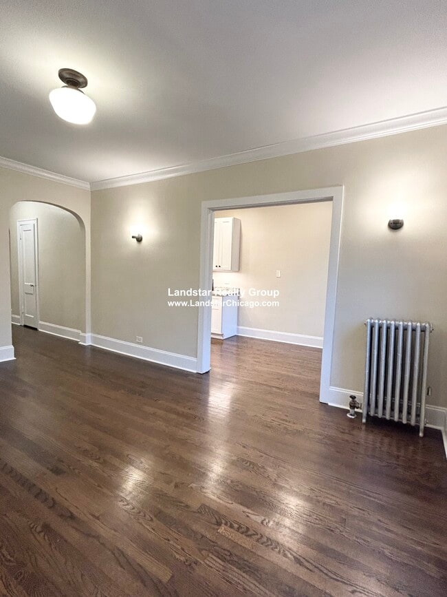 Building Photo - 1362 E 52nd St