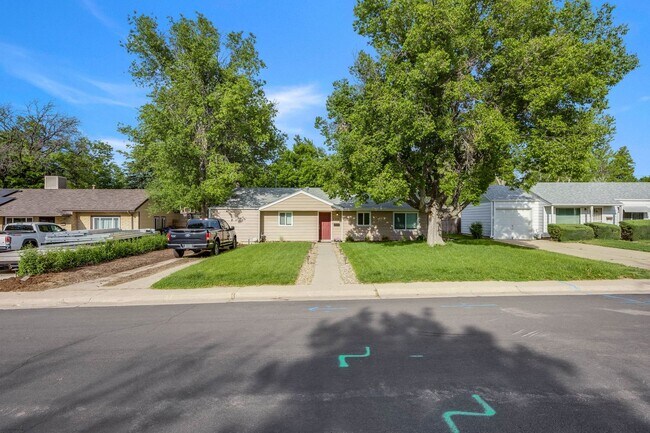 Building Photo - Ranch house in U-Hills! Denver